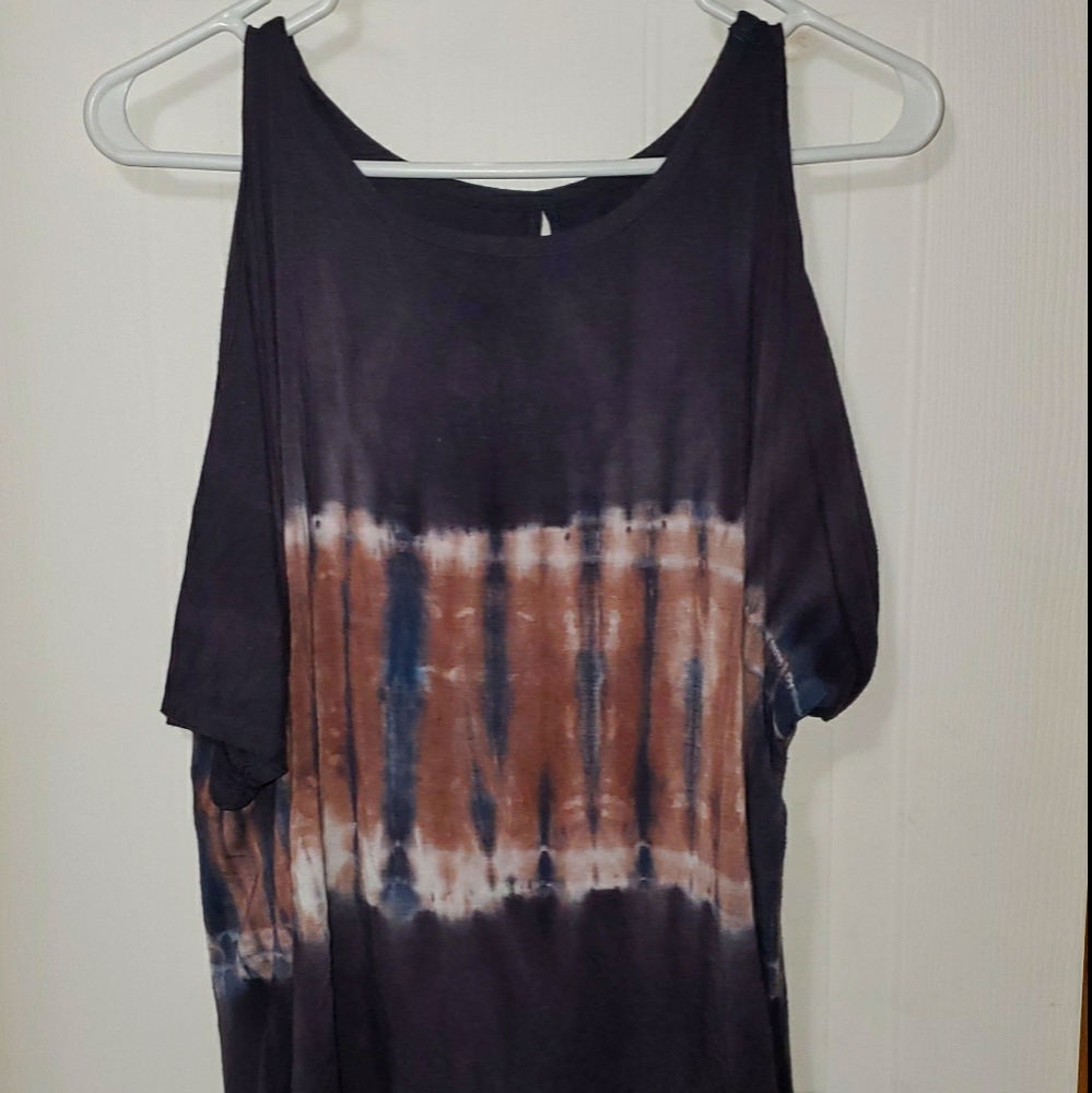 AE Soft & Sexy shoulderless tank!